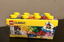 LEGO Classic Medium Creative Brick Box  484 pcs Bucket