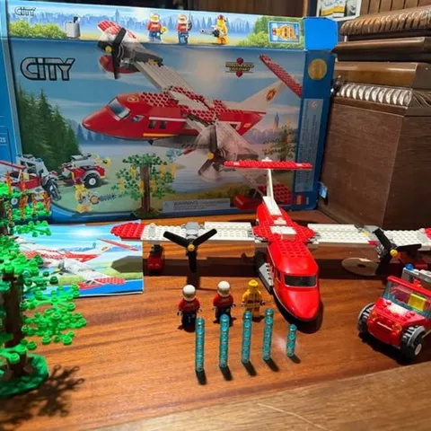 LEGO City 4209 Fire Plane 98% Complete w/ Box Instructions Minifigures
