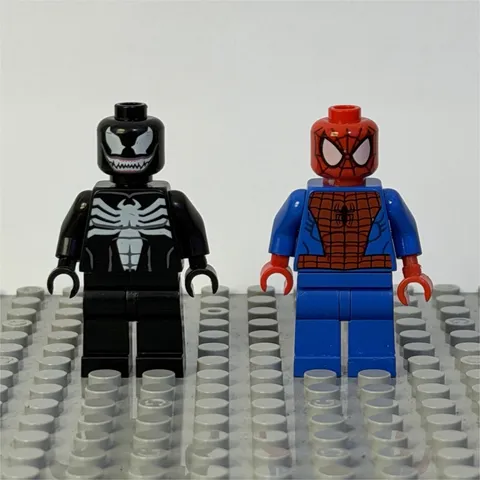 LEGO Marvel Spider-Man Spider-Car Pursuit 10665 Minifigure Bundle SH0113 SH0115