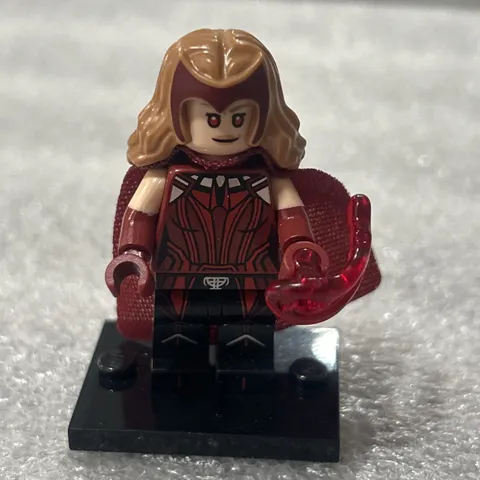 LEGO Minifigure Scarlet Witch Marvel Studios with Cape 71031 2021