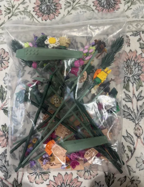 LEGO Plant & Flower Bulk Lot Mixed Pieces Flower Bouquet Parts in Zip Bag