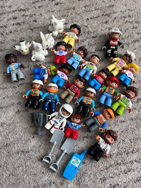 Lego Duplicates People Figures Lot Kids Toys Collectibles Accessories 20+ Pieces