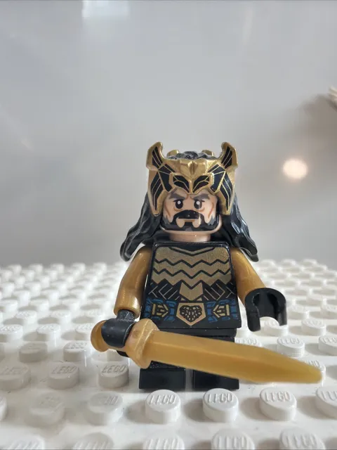 LEGO Hobbit Thorin Oakenshield lor106 Gold Armor Crown Minifigure