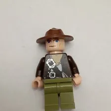 LEGO Indiana Jones Minifigure w/ Brown Hat, Brown Torso & Green Legs