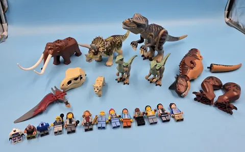 LEGO Jurassic World Dino Lot  T-Rex Triceratops, Mammoth, Raptors& Minifigures