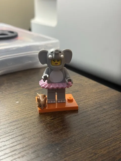 LEGO (71021) CMF Series 18 Elephant Costume Girl Minifigure col18-1 Complete New