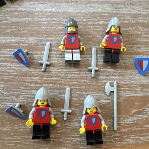 Lego Castle Minifigs. Cas074,Cas075. Lot Of 4. Set 677