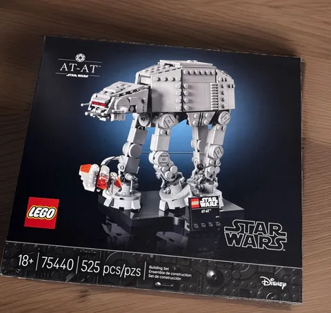 Authentic LEGO STAR WARS AT-AT  (75440) 525 Pieces Brand New