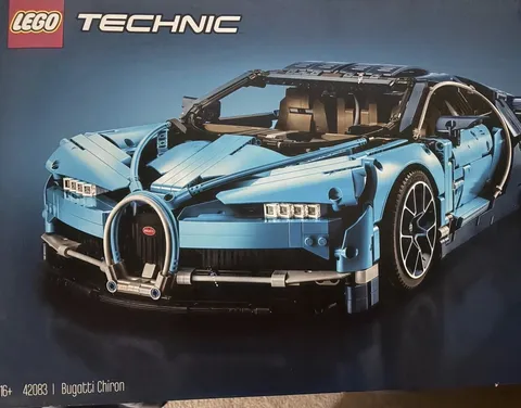 LEGO Technic Bugatti Chiron 42083 Set 3599pcs Box Complete Set 16+
