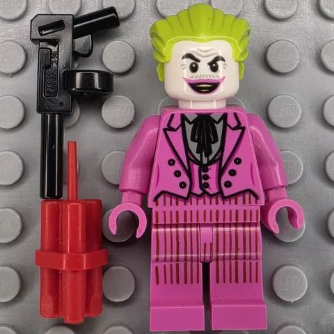 Lego DC Super Heroes Minifigure SH0704 The Joker Dark Pink Suit