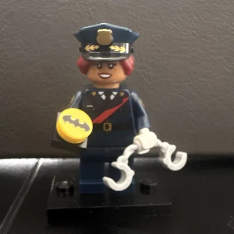 LEGO Barbara Gordon Batgirl Police Officer Minifigure w/ Handcuffs & Tile