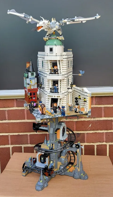 Lego Harry Potter Gringotts Magic Bank 76417 Glued Have a Look!!!