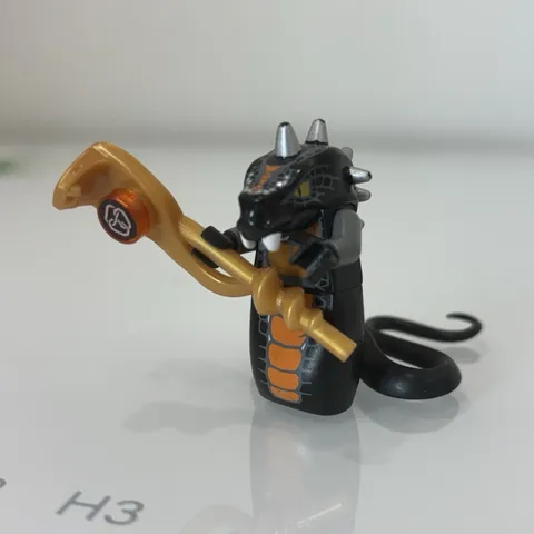 LEGO NINJAGO Serpentine General Skalidor 2012 njo067 rare - current value- $106.