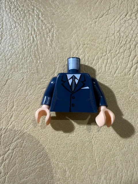 LEGO Batman Bruce Wayne Torso 973pb0226c01 bat013 Genuine Minifigure Part 7783