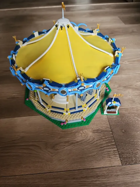 LEGO Creator Expert 10257 Carousel RARE