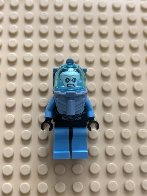 Lego Mr Freeze Minifigure 76000 DC Super Heroes sh0049