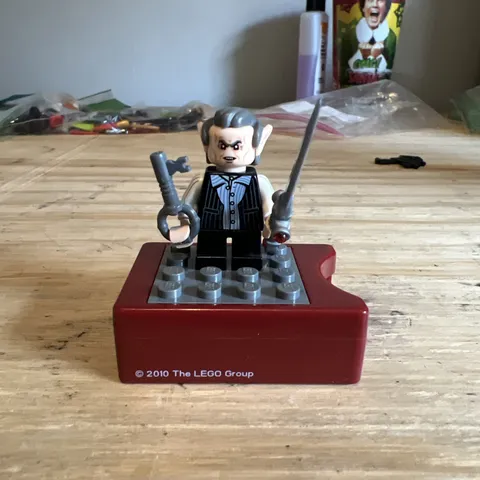 LEGO Harry Potter Griphook Goblin Minifigure Sword of Gryffindor Gringotts Key