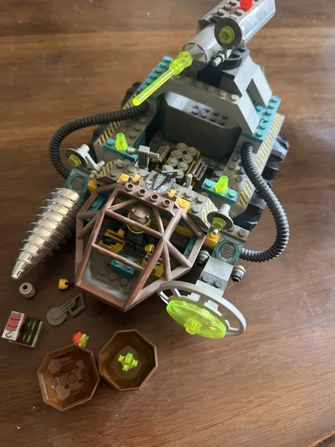 Vintage LEGO SYSTEM  4970 ROCK RAIDERS Chrome Crusher - Working Light!