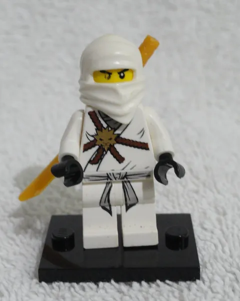 LEGO Ninjago Zane Minifigure njo0001 The Golden Weapons White Ninja