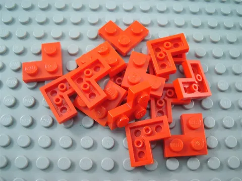 LEGO Lot of 15 Red 2x2 Corner Flat Building Plate Pieces