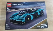 LEGO Technic 42208 Aston Martin Valkyrie - Asphalt Legends Unite New Sealed 