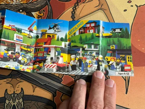 LEGO 1983 Mini Town US 102317-US m83usto Pamphlet Catalog - CLEAN (008)