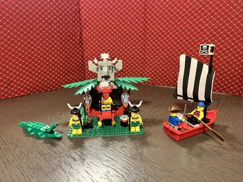 LEGO Pirates: King Kahuka's Throne (6262) 100 Complete