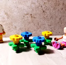 New LEGO Vintage Flower Set Lot of 4 Yellow Blue Large Petals Stem Retro Hole