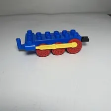 Lego Duplo Train Engine Base 2x6 w/ drive shaft train wheels
