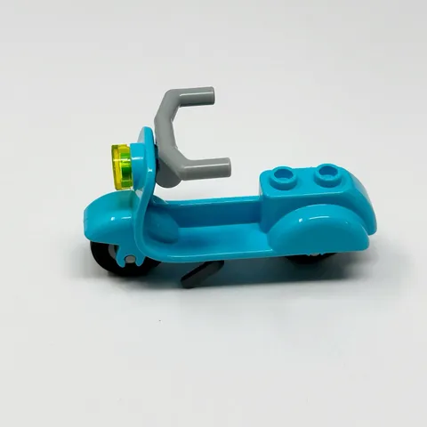 15396 LEGO Minifigure Accessory SCOOTER Medium Azure Azur (1)