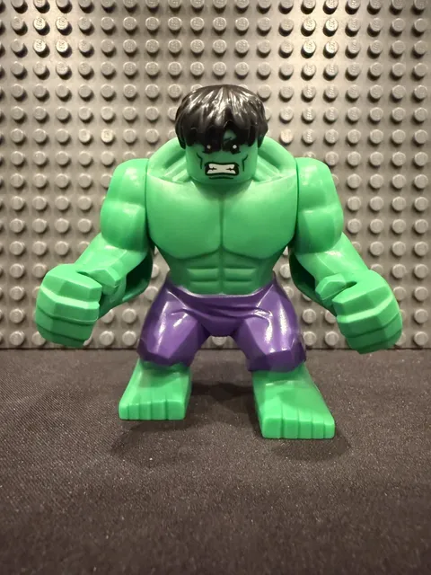 LEGO Hulk Minifigure - Giant, Dark Purple Pants sh0095 from set Hulk Lab Smash