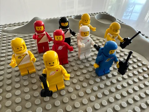 LEGO Vintage Minifigure Classic Space Rare Lot With Accessories Spaceman