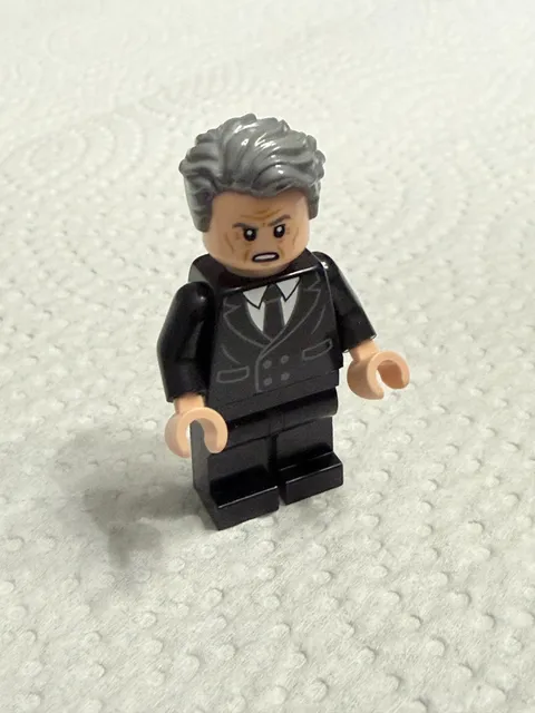 Lego 21369 Minifigure Carl Busch