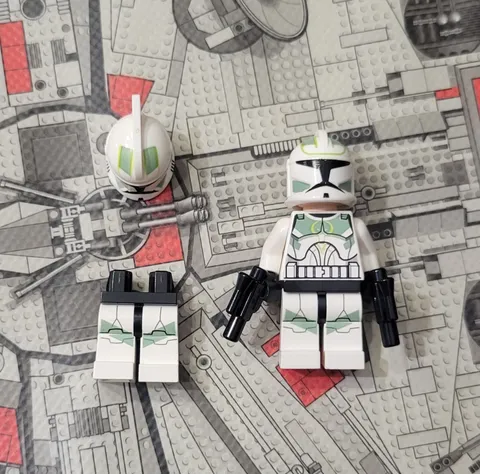 LEGO STAR WARS | Horn Company Clone Trooper and extra parts set 7913