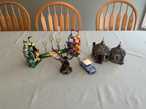 Lego Harry Potter Lot. Quidditch Pitch, Whomping Willow, Hagrid Hut, and Ford.