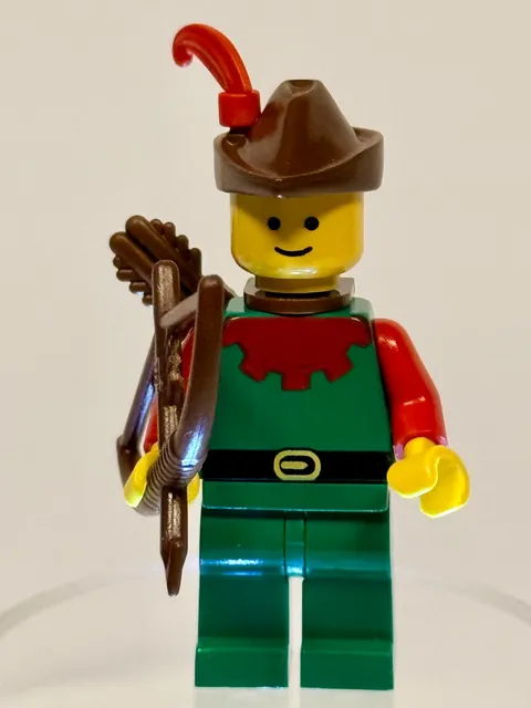 LEGO® Vintage 1987 Forestman (cas284) Caslte Forestmen Red, Brwn Hat, Qiver, Bow