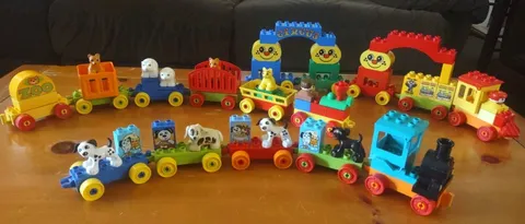 Lot Of Lego Duplo Zoo, Pets & Circus Multicolor Trains!! Over 65 Pieces