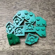 LEGO Green Wedge, Plate 2 x 2 Cut Corner QTY 10. Part No. 26601.