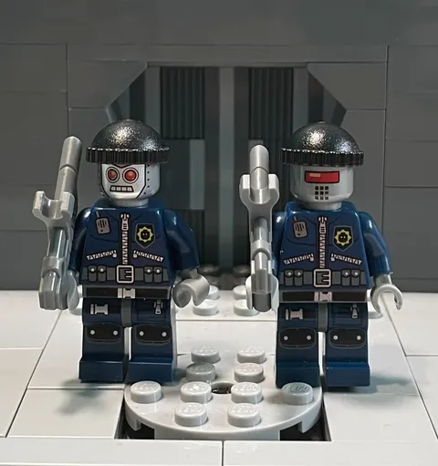 LEGO The Movie Robo SWAT Minifigure Lot of 2 Blue Police Robots GREAT CONDITION!