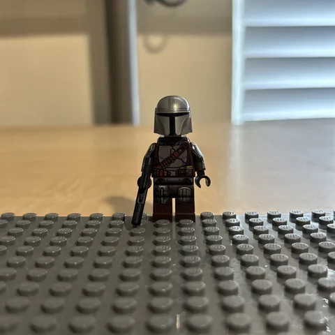 LEGO Star Wars The Mandalorian Din Djarin Beskar Armor Cape Minifigure sw1135