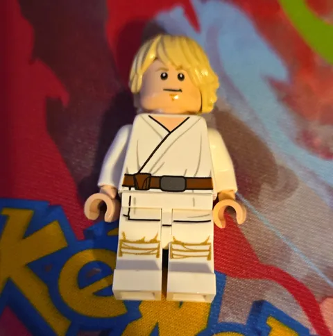 LEGO Star Wars Luke Skywalker Minifigure White Outfit Blonde Hair