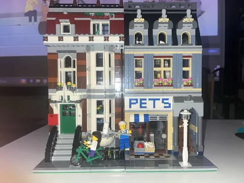 LEGO Pet Shop (10218) Used Modular Building Read Description