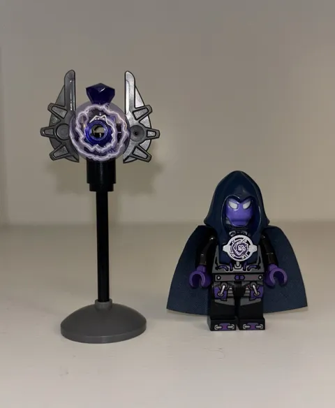 LEGO Ultra Agents Antimatter Minifigure Uagt028 with Staff In Mint Condition
