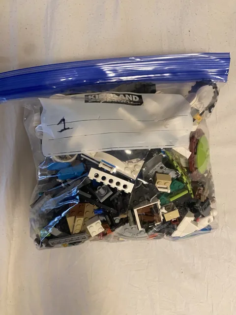 Lego lot (Potentially pieces from Galaxy Squad, The Hobbit, some Bionicle.)