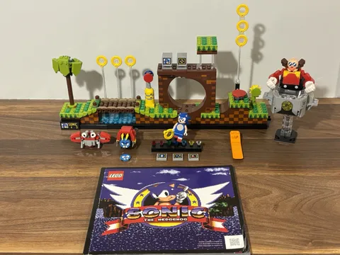 LEGO Ideas: Sonic the Hedgehog Green Hill Zone (21331) W/Instructions