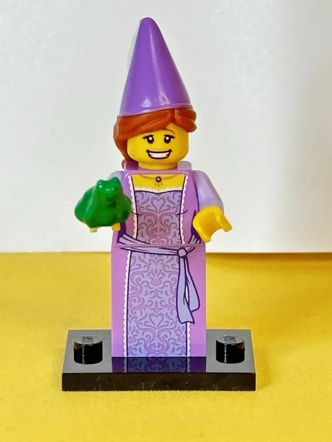 Lego Minifigure Fairytale Princess With Frog  Series 12