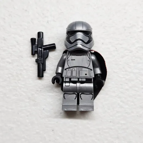 Lego Star Wars Minifigure Captain Phasma sw0684 First Order Transport 