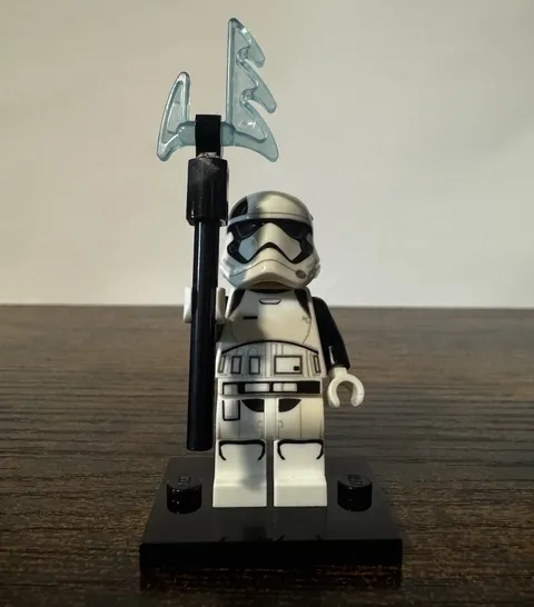 LEGO Star Wars First Order Stormtrooper Executioner Minifigure - Set 75197