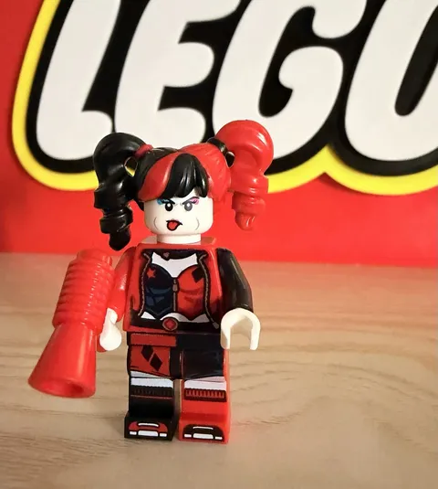 Lego Batman Movie Harley Quinn Minifigure With Accessory