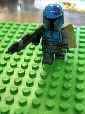 Lego Mini Figure, Mandalorian warrior Missing Part On Helmet